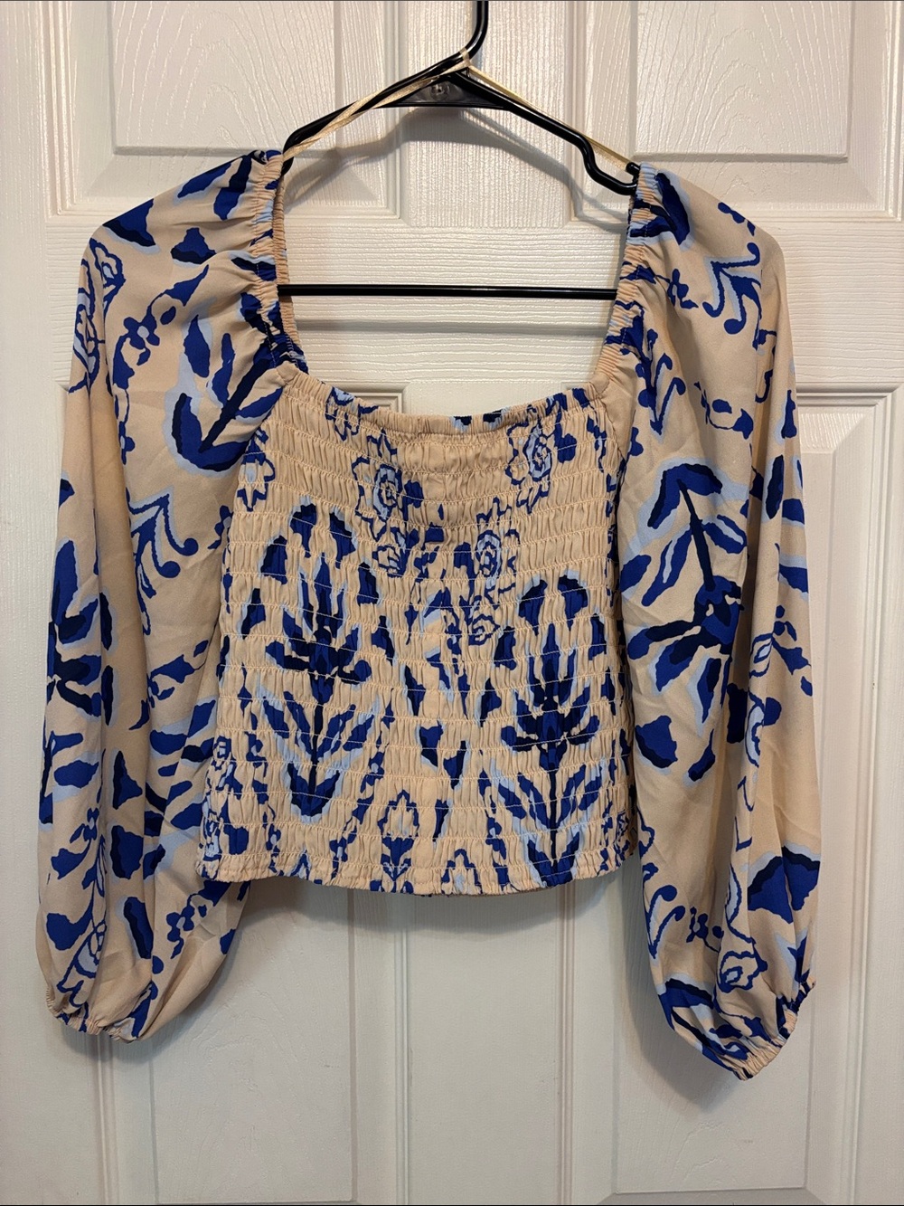 Sienna Sky Women’s Smocked Balloon Sleeve Floral Top Small